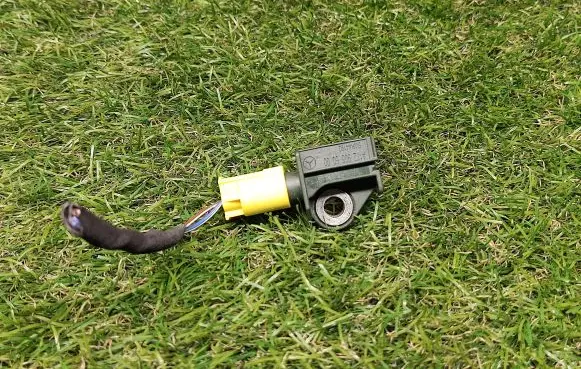 Mercedes-Benz E W212 Airbag deployment crash/impact sensor A1729056000 5WK44192