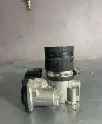 Ford Kuga II Throttle valve DS7G9F991BB 153564646