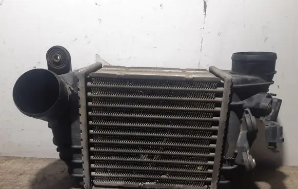 Volkswagen Golf IV Intercooler radiator 8N0145803C