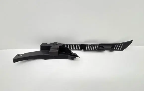 Volvo XC60 Fender end trim 32216110