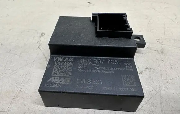 Porsche Cayenne (92A) Steering rack control module 4H0907705J