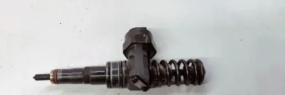 Audi A4 S4 B6 8E 8H Fuel injector 038130073F