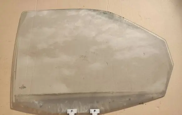 Mercedes-Benz Vito Viano W638 Front door window/glass (coupe) 