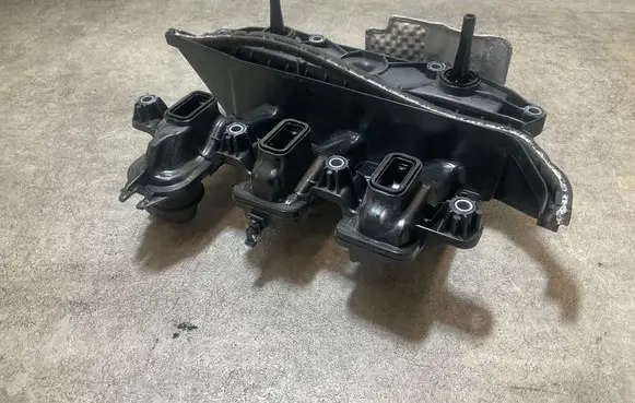 Renault Trafic III (X82) Intake manifold PA6GF35
