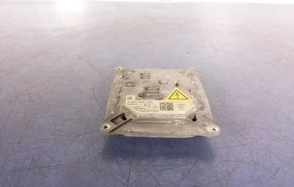 Audi TT TTS Mk2 Voltage converter/converter module 1307329193