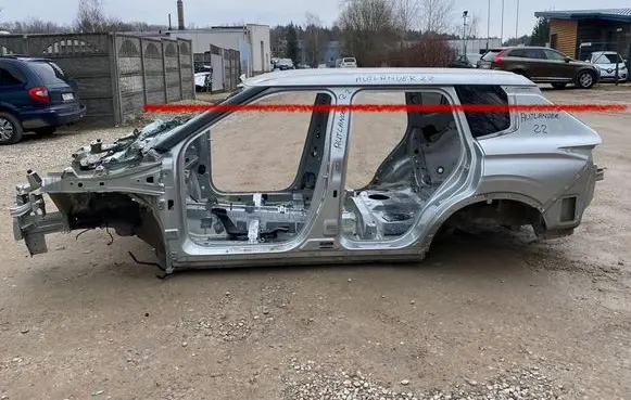 Mitsubishi Outlander IV Roof 