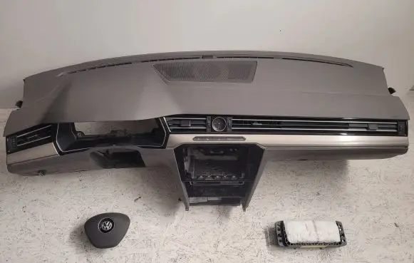 Volkswagen PASSAT B8 Dashboard 3G1858296C T0513831