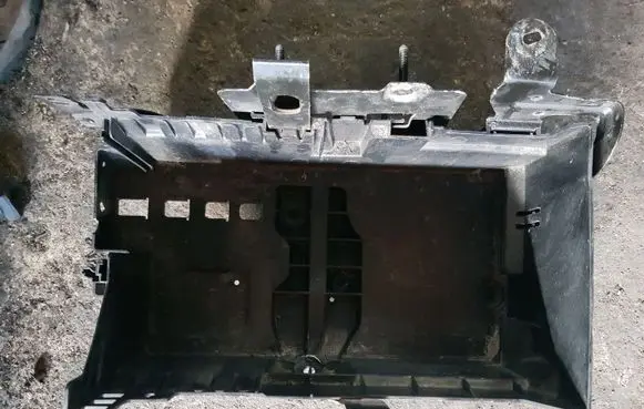 Opel Astra J Battery box tray 13243603