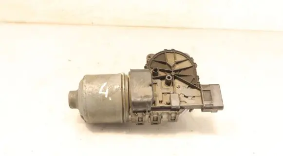 Peugeot 208 Wiper motor 0390241540