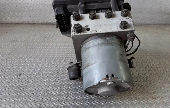 Mercedes-Benz C W202 ABS Pump A0034310312 10099013272