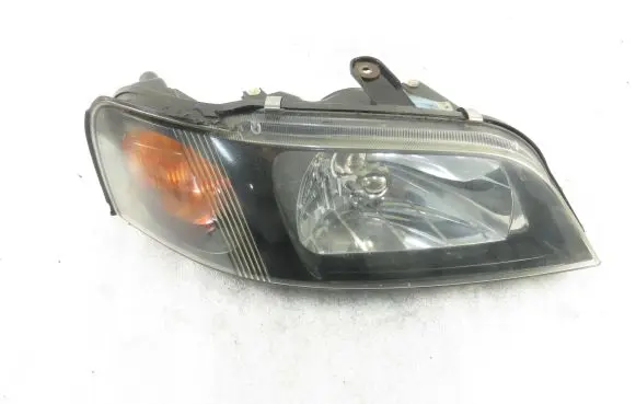 Mitsubishi Space Star Headlight/headlamp MR913170