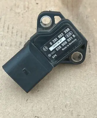 Volkswagen PASSAT B5.5 Air pressure sensor 038906051B 0281002399 13033AS7