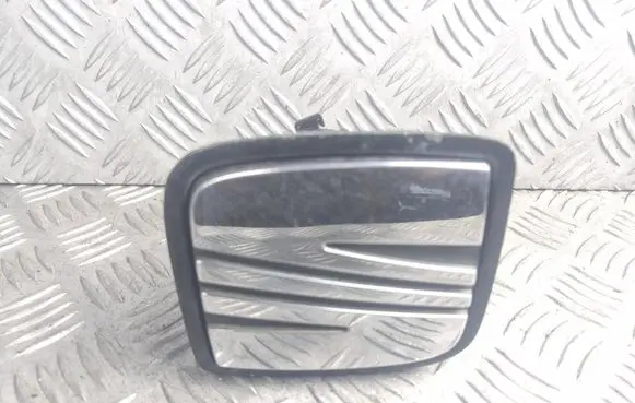 Seat Leon (1M) Tailgate trunk handle 1M6827565J