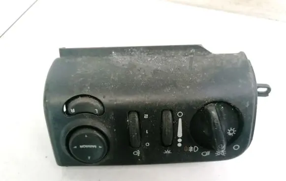 Chrysler Grand Voyager IV Light switch 9575541K