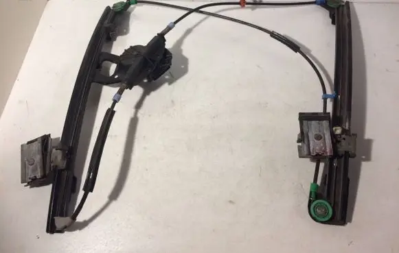 Volkswagen Vento Front door manual window regulator 1H0837401B