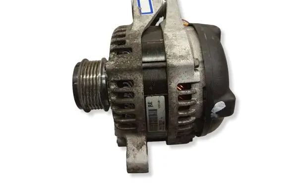 Toyota RAV 4 (XA20) Generator/alternator 1042103052