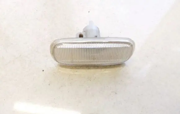 Audi 80 90 S2 B4 Front fender indicator light e26002