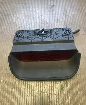 Honda CR-V Third/center stoplight P6369