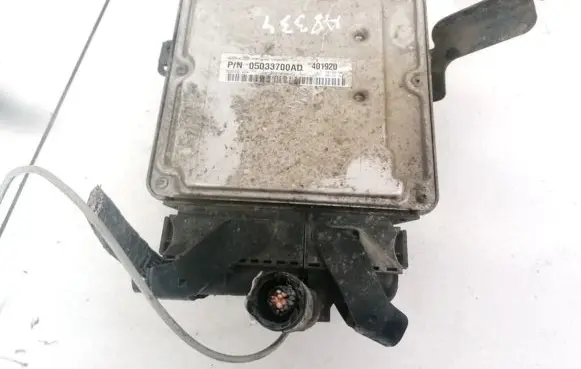 Chrysler Sebring (ST-22 - JR) Engine control unit/module 05033700AD 401920