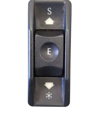 BMW 5 E34 Traction control (ASR) switch 8350352 61318350352