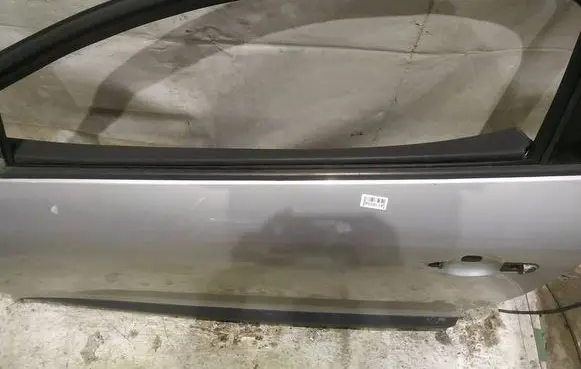 Renault Megane III Front door glass trim molding 