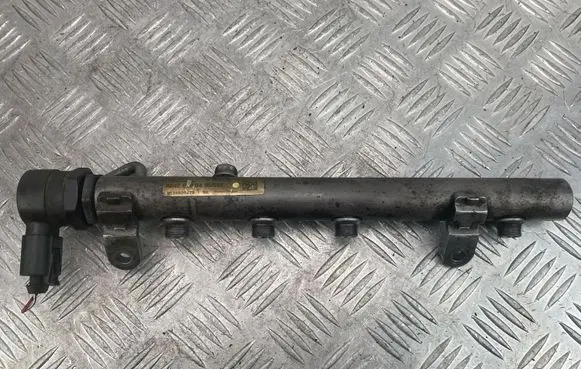 Mercedes-Benz E W211 Fuel main line pipe A6420700495
