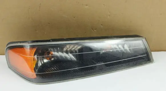Chevrolet Colorado Front indicator light 21998034 16532588A