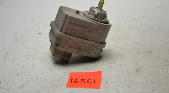 Renault Laguna I Headlight level adjustment motor 7700820054 13796VJ