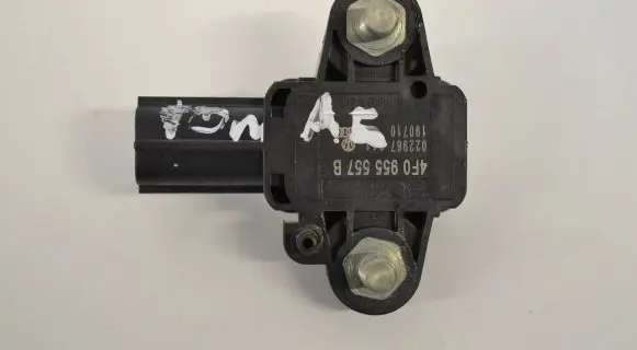 Audi A6 S6 C6 4F Airbag deployment crash/impact sensor 4F0955557B
