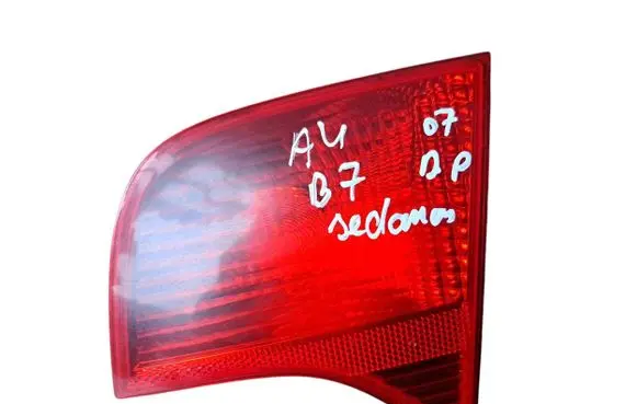 Audi A4 S4 B7 8E 8H Tailgate rear/tail lights 8E5945094A