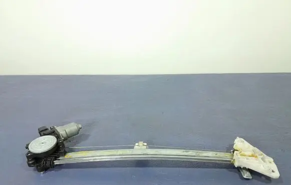 Subaru XV I Front door window regulator with motor