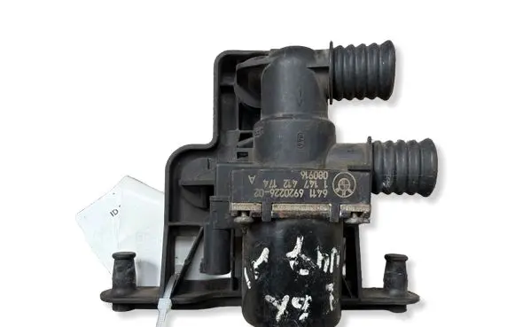 BMW 5 F10 F11 Coolant heater control valve 6920226