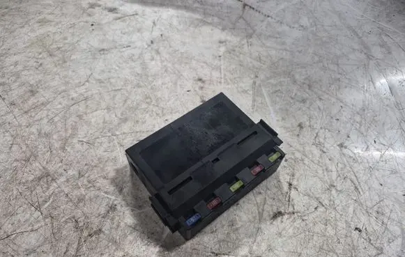 Lexus IS 220D-250-350 Fuse module 8921153020