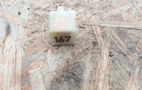 Audi A4 S4 B6 8E 8H Fuel pump relay 191906383C