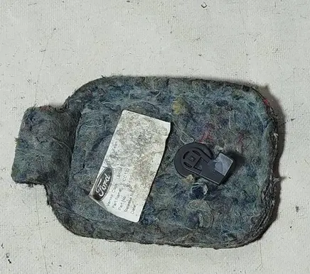 Ford Mondeo Mk III Other trunk/boot trim element l8k5k