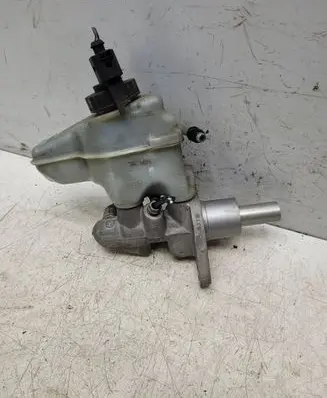 Volkswagen Touran I Master brake cylinder