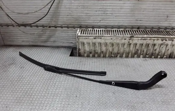 Mercedes-Benz B W245 Windshield/front glass wiper blade A1698200240