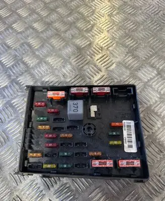 Volkswagen PASSAT B7 Fuse module 3C0937125