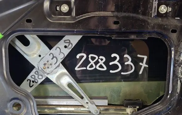 Toyota RAV 4 (XA30) Front windscreen/windshield window 