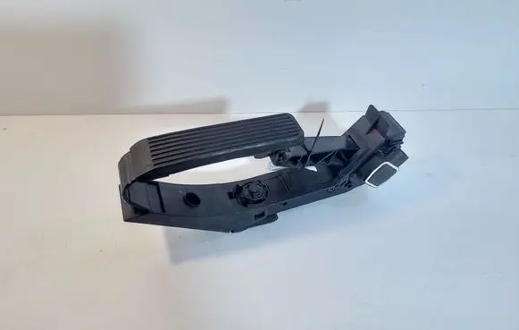 Mercedes-Benz S W221 Accelerator throttle pedal A2203000104