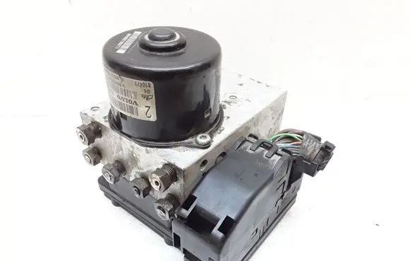 Volvo XC90 ABS Pump 30793445