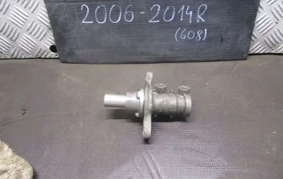 Opel Corsa D Master brake cylinder 204921766