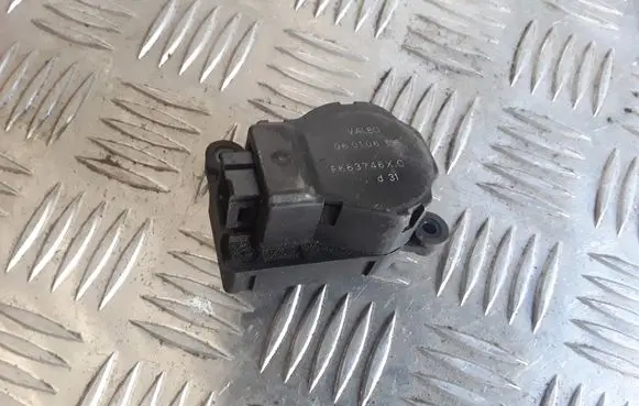 Renault Megane II Air flap motor/actuator F663746X
