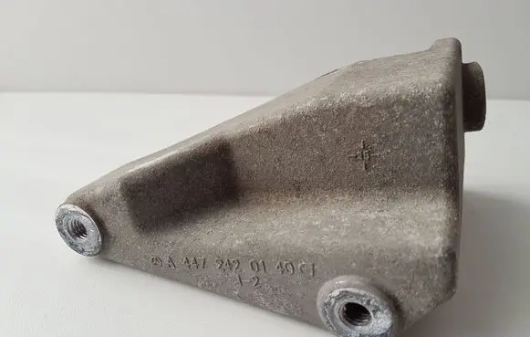 Mercedes-Benz V Class W447 Engine mounting bracket A4472420140
