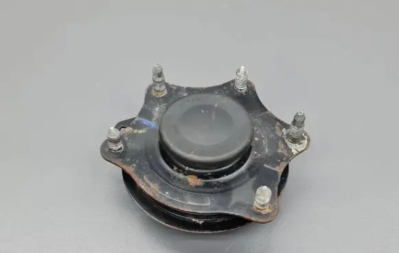 Honda CR-V Coil spring mount 