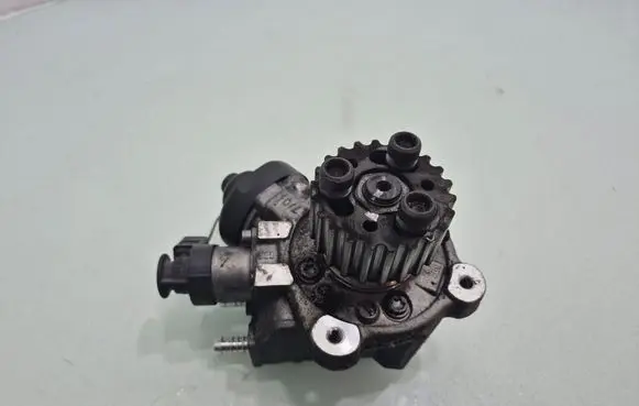 Audi A6 S6 C7 4G Fuel injection high pressure pump 03L130755AC 0445010529