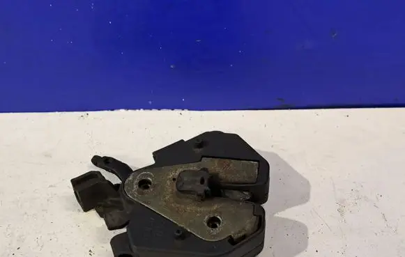 Volvo V70 Engine bonnet/hood lock/catch 9483765 9483764