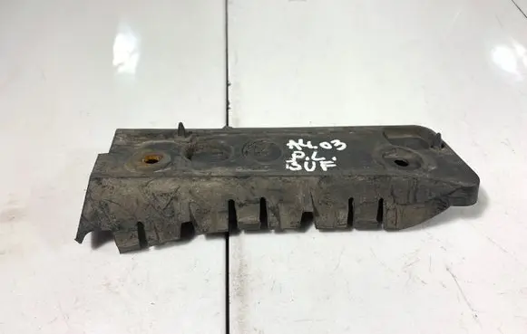 Audi A4 S4 B6 8E 8H Front bumper mounting bracket 8E0807284