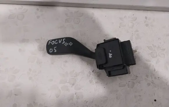 Ford Focus Indicator stalk 4M5T13335AD