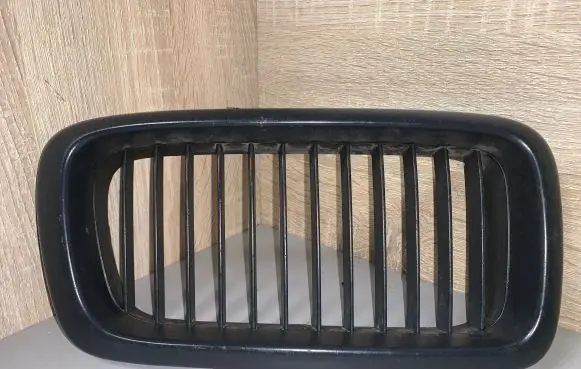BMW 7 E38 Front bumper lower grill 8125816